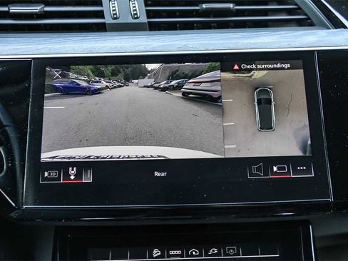 Used 2022 Audi e-tron Premium w/ Convenience Plus Package image 23