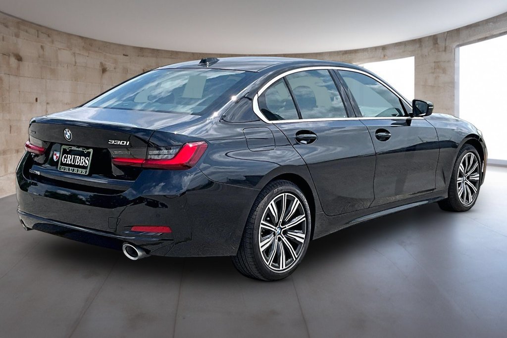 Used 2025 BMW 330i xDrive Sedan AWD/4WD image 2