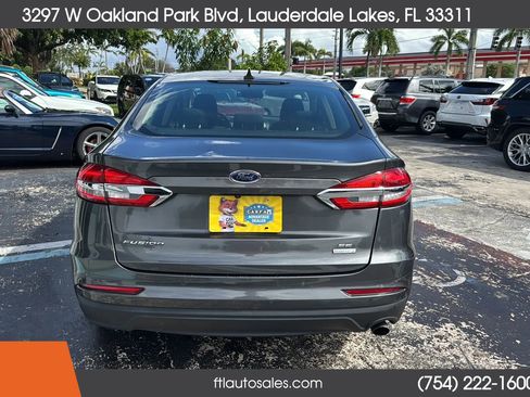 Used 2020 Ford Fusion SE image 9