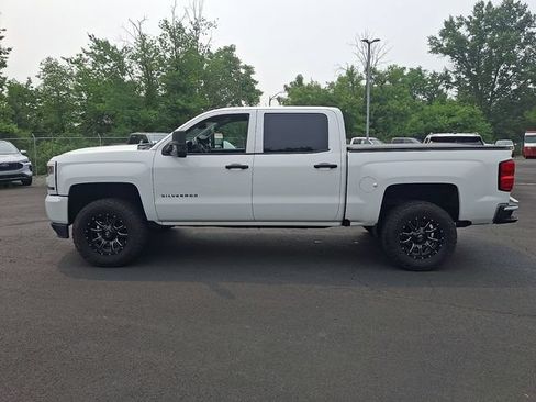Used 2018 Chevrolet Silverado 1500 Custom w/ Custom Value Package AWD/4WD image 7
