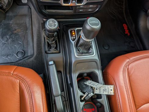 Used 2020 Jeep Gladiator Sport w/ Quick Order Package 24S image 23