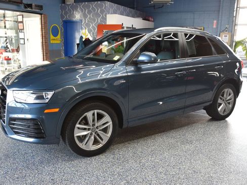 Used 2018 Audi Q3 2.0T Premium w/ Convenience Package AWD/4WD image 9