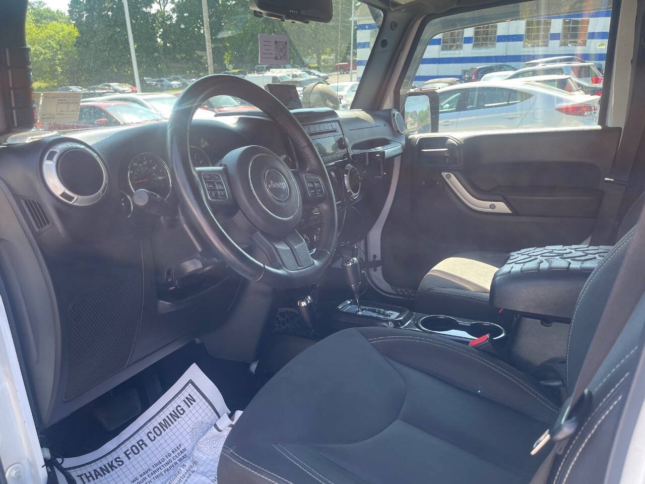 Used 2017 Jeep Wrangler Unlimited Sahara w/ Dual Top Group AWD/4WD image 18