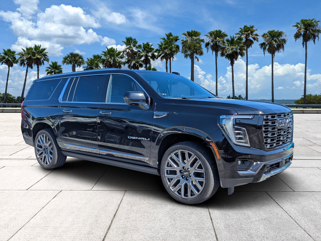 Used 2025 GMC Yukon XL Denali Ultimate AWD/4WD image 4