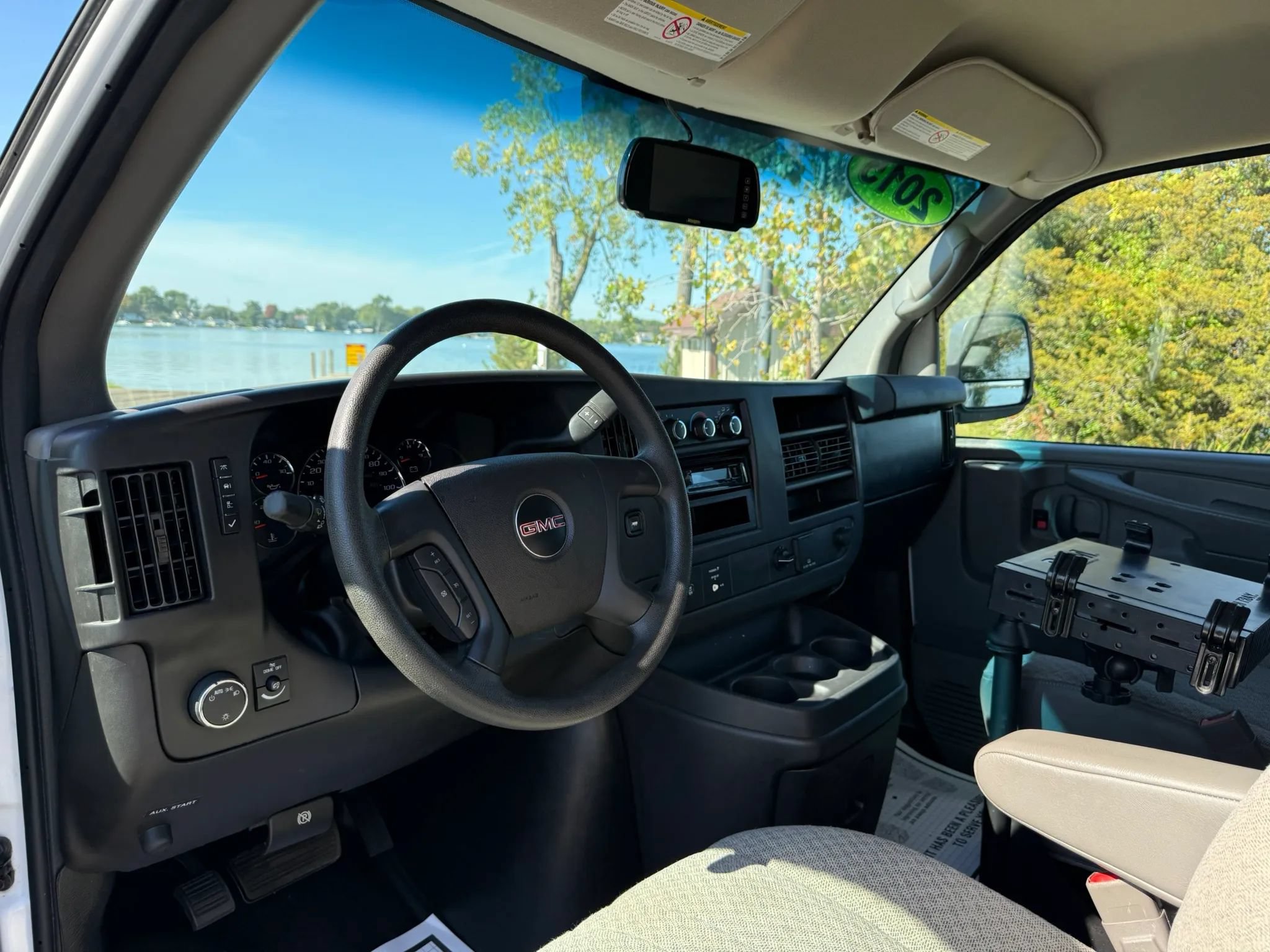 Used 2015 GMC Savana 2500 RWD image 11