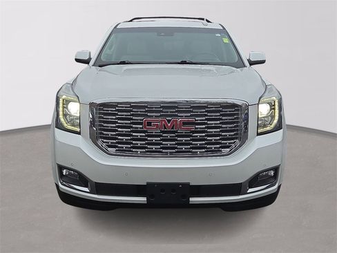 Used 2019 GMC Yukon XL Denali w/ Denali Ultimate Package image 2