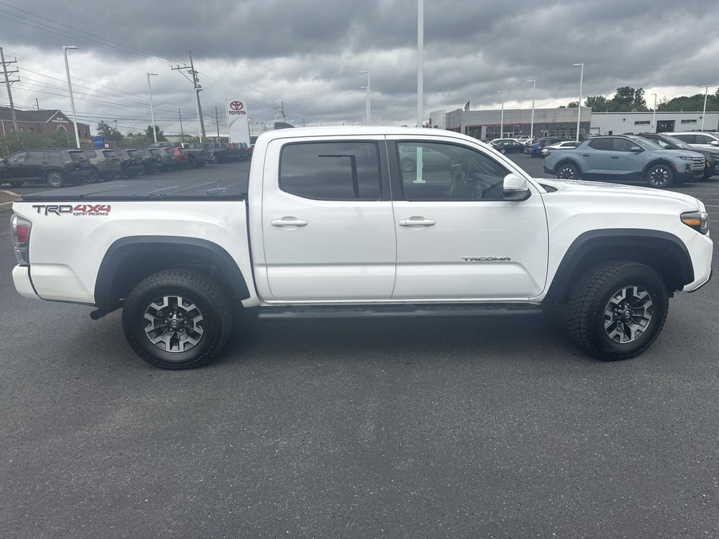 Used 2021 Toyota Tacoma TRD Off-Road w/ Technology Package AWD/4WD image 9
