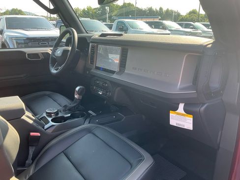 New 2026 Ford Bronco Outer Banks AWD/4WD image 11