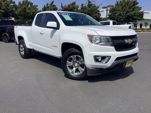 Used 2019 Chevrolet Colorado Z71 image 2