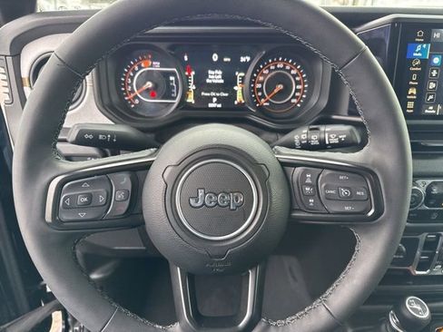 Used 2025 Jeep Wrangler Sport S image 12