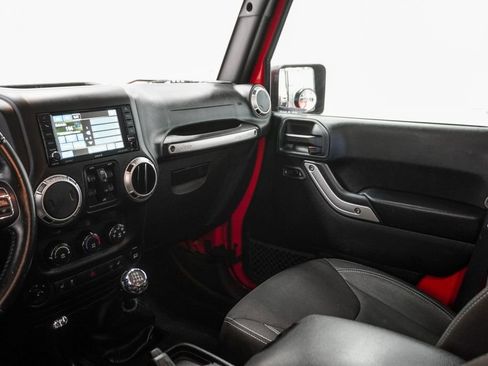 Used 2017 Jeep Wrangler Unlimited Sahara w/ Dual Top Group image 18