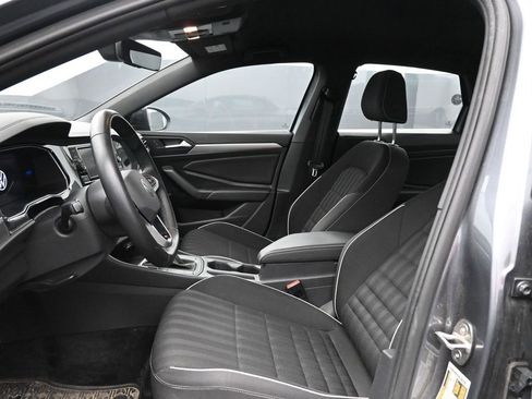 Used 2024 Volkswagen Jetta Sport image 17