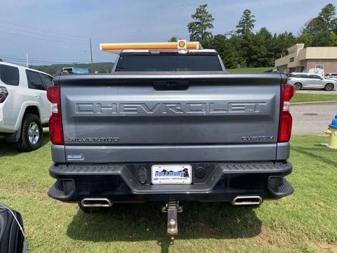 Used 2021 Chevrolet Silverado 1500 Custom Trail Boss AWD/4WD image 3