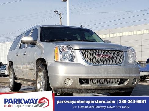 Used 2011 GMC Yukon XL Denali image 1