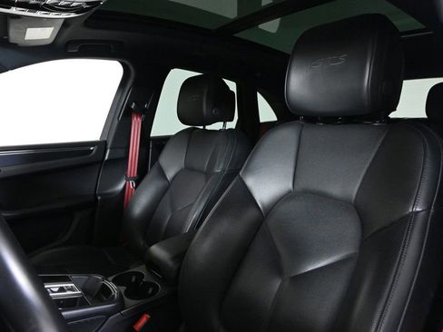 Certified 2022 Porsche Macan GTS image 5