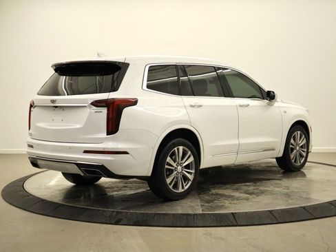 Used 2023 Cadillac XT6 Premium Luxury w/ Technology Package image 3