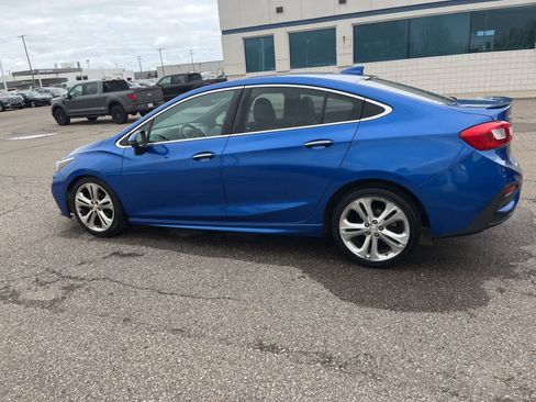 Used 2017 Chevrolet Cruze Premier FWD image 8
