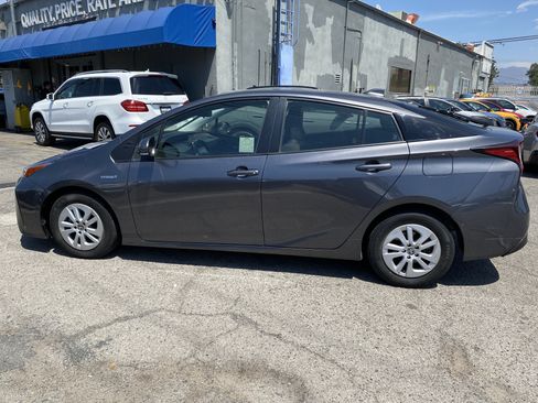Used 2021 Toyota Prius LE FWD image 13