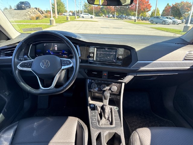 Used 2024 Volkswagen Jetta SE w/ Panoramic Sunroof Package FWD image 19