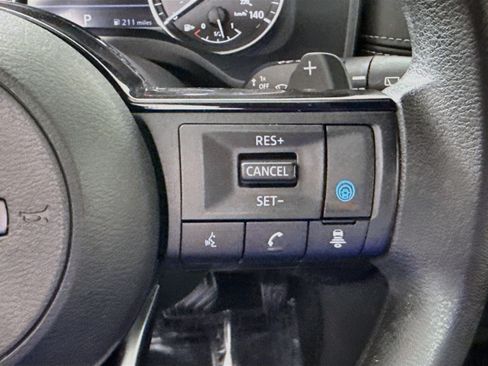 Used 2022 Nissan Rogue SV AWD/4WD image 15