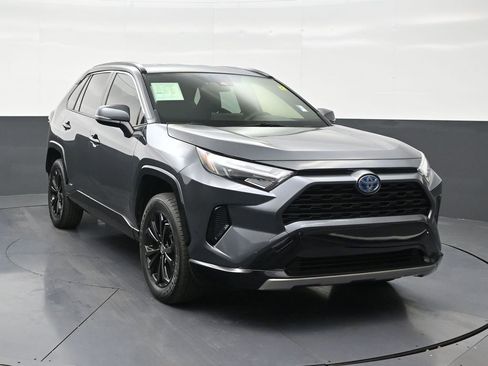 Used 2023 Toyota RAV4 SE AWD/4WD image 7