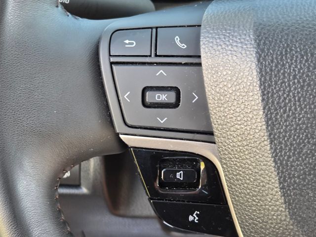 Used 2025 Toyota Camry XLE FWD image 27