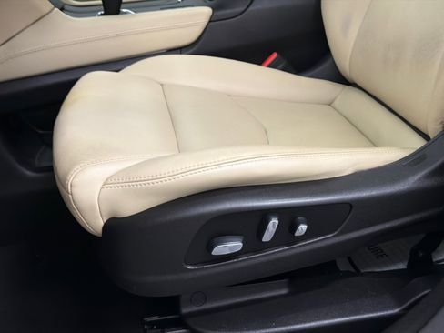 Used 2019 Cadillac XT5 Luxury image 16