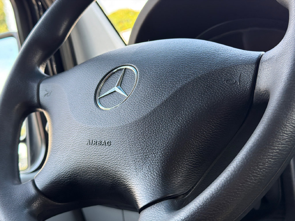 Used 2015 Mercedes-Benz Sprinter 2500 image 23