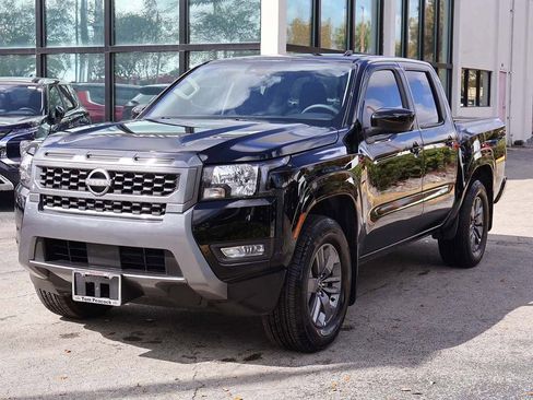 Used 2025 Nissan Frontier SV w/ SV Convenience Package RWD image 9