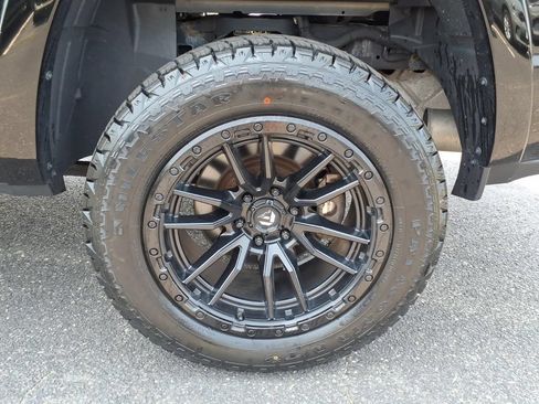 Used 2019 RAM 1500 Laramie AWD/4WD image 17