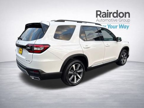 Used 2025 Honda Pilot Elite image 7