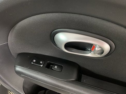 Used 2016 Kia Soul + image 38