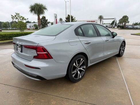 Used 2025 Volvo S60 B5 Core FWD image 5