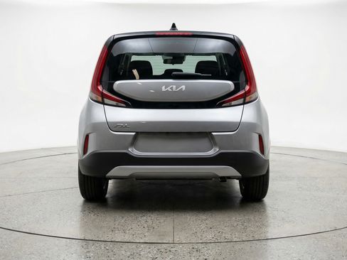 Used 2025 Kia Soul LX w/ LX Technology Package FWD image 7