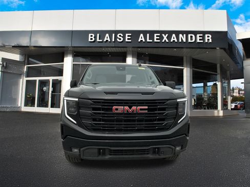 Used 2025 GMC Sierra 1500 Elevation AWD/4WD image 9