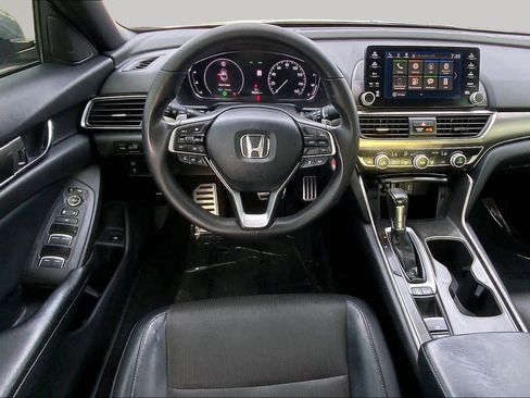 Used 2018 Honda Accord Sport image 6