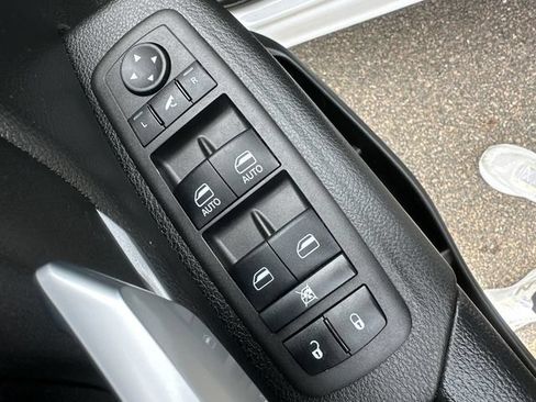 Used 2023 RAM 1500 Big Horn AWD/4WD image 25