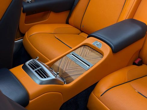 Used 2017 Rolls-Royce Dawn RWD image 16