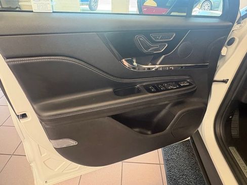 Used 2023 Lincoln Corsair AWD w/ Equipment Group 101A image 18