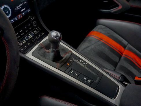 Used 2018 Porsche 911 GT3 image 27