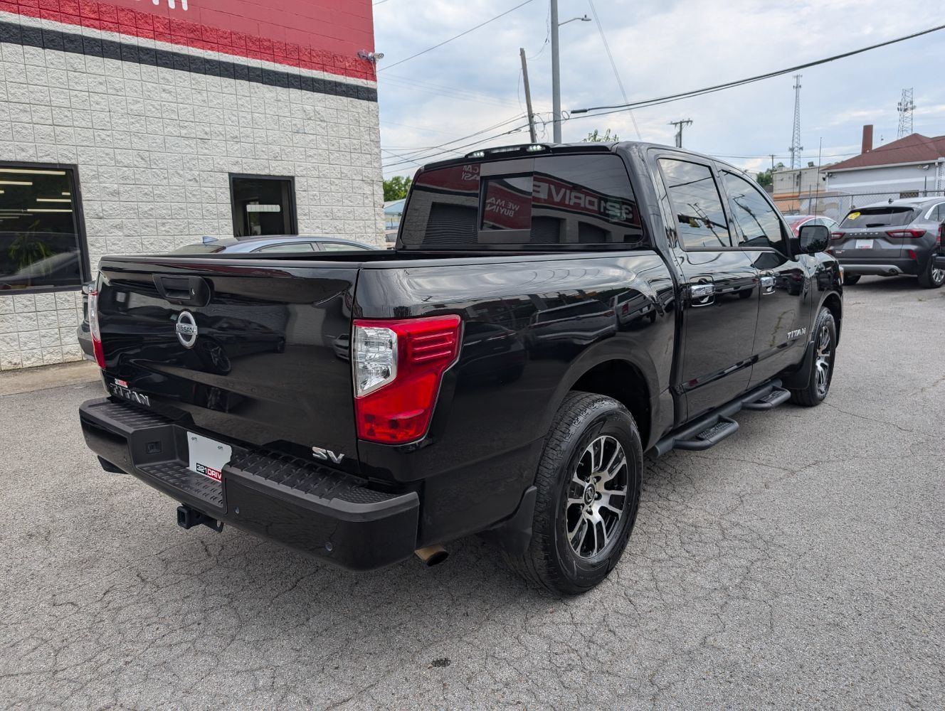 Used 2021 Nissan Titan SV w/ SV Convenience Package RWD image 6