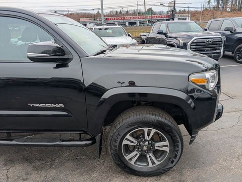 Certified 2019 Toyota Tacoma TRD Sport w/ Technology Package image 9