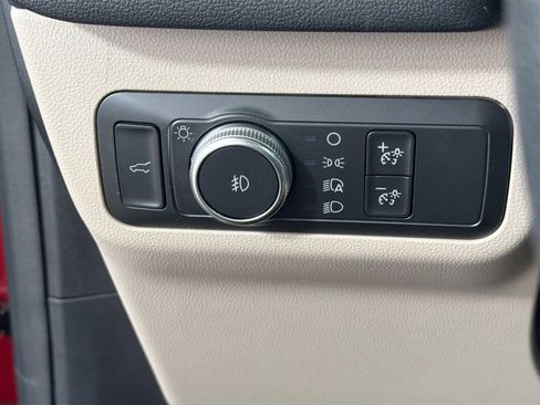 Used 2020 Ford Escape Titanium w/ Titanium Premium Package 2.0 AWD/4WD image 13