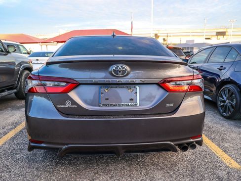 Used 2021 Toyota Camry SE image 8