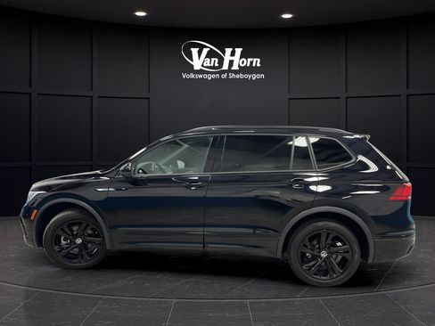 Used 2024 Volkswagen Tiguan SE R-Line AWD/4WD image 4