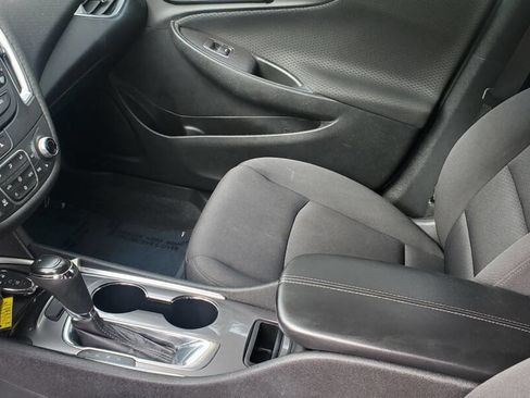Used 2020 Chevrolet Malibu LT image 17