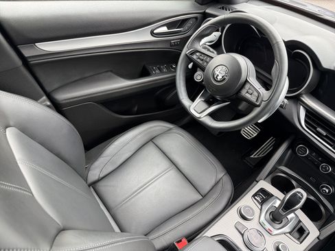 Used 2025 Alfa Romeo Stelvio Sprint w/ Convenience Package AWD/4WD image 9