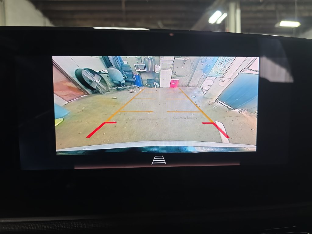 Used 2024 Buick Envista Sport Touring w/ Convenience I Package FWD image 25