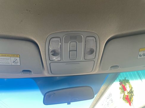 Used 2017 Kia Soul + image 16