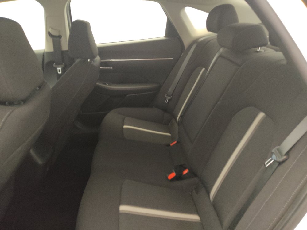 Used 2023 Hyundai Sonata SEL w/ Preferred Accessory Package FWD image 18